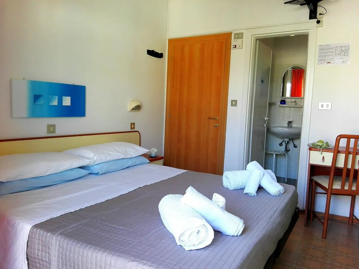 Hotel Gialpina Viserbella di Rimini 0*,
